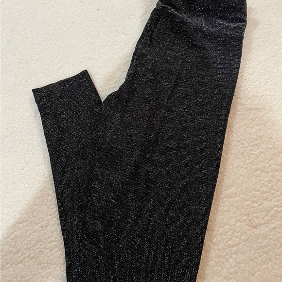 🆕 No Boundaries Metallic Christmas Holiday High Waisted Black Soot Leggings - Picture 3 of 8